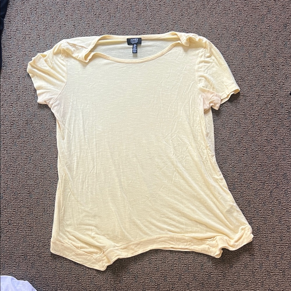 Express Women's Short Sleeve Crew Tee in Light Yellow